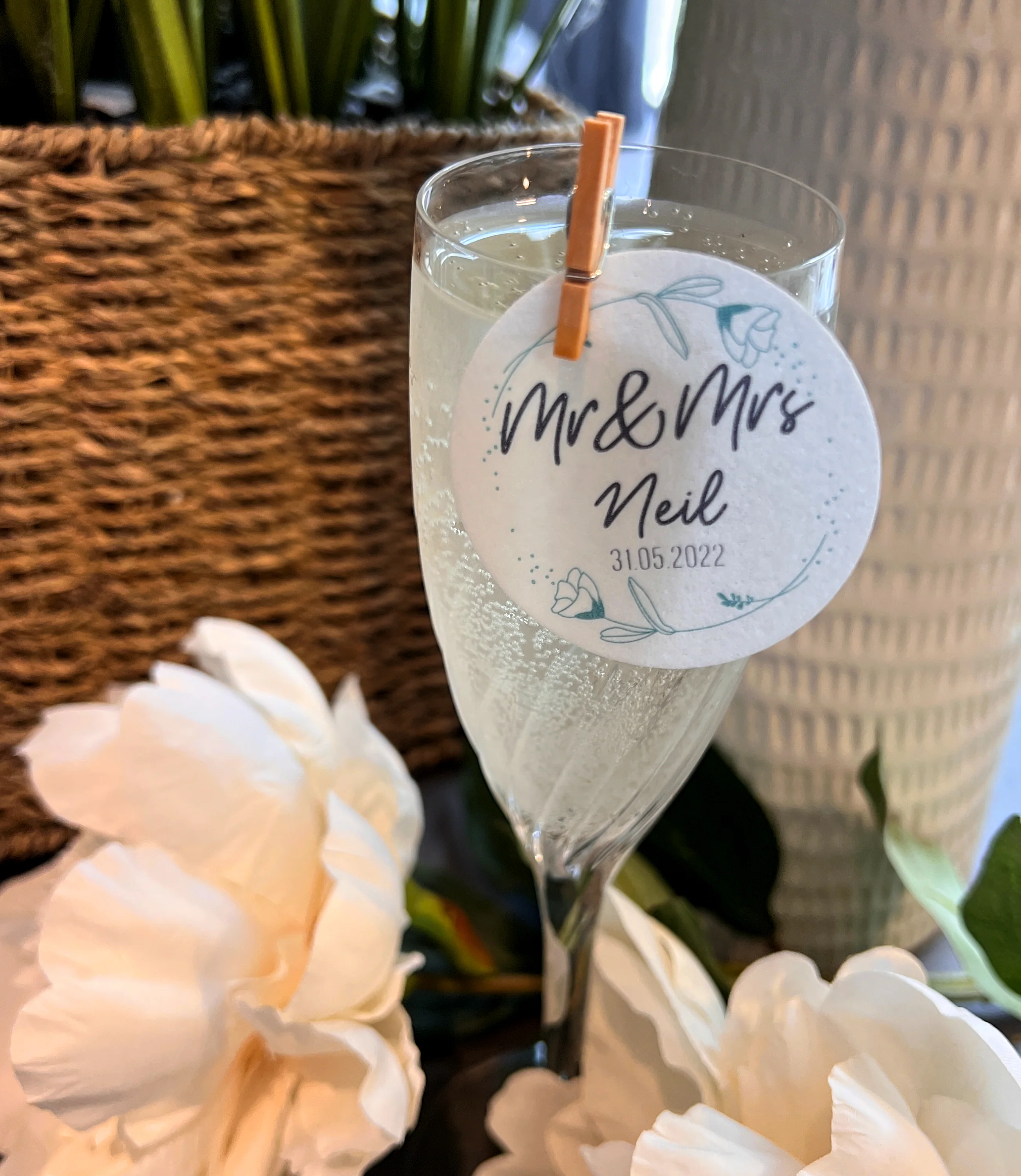 Personalised Flower Wreath Edible Cocktail Drink Toppers - Image 4
